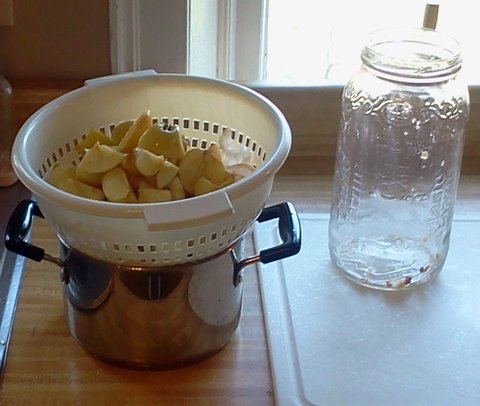 apple-cider-vinegar-three-weeks-out-straining